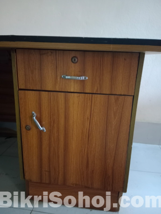 টেবিল ডেস্ক
